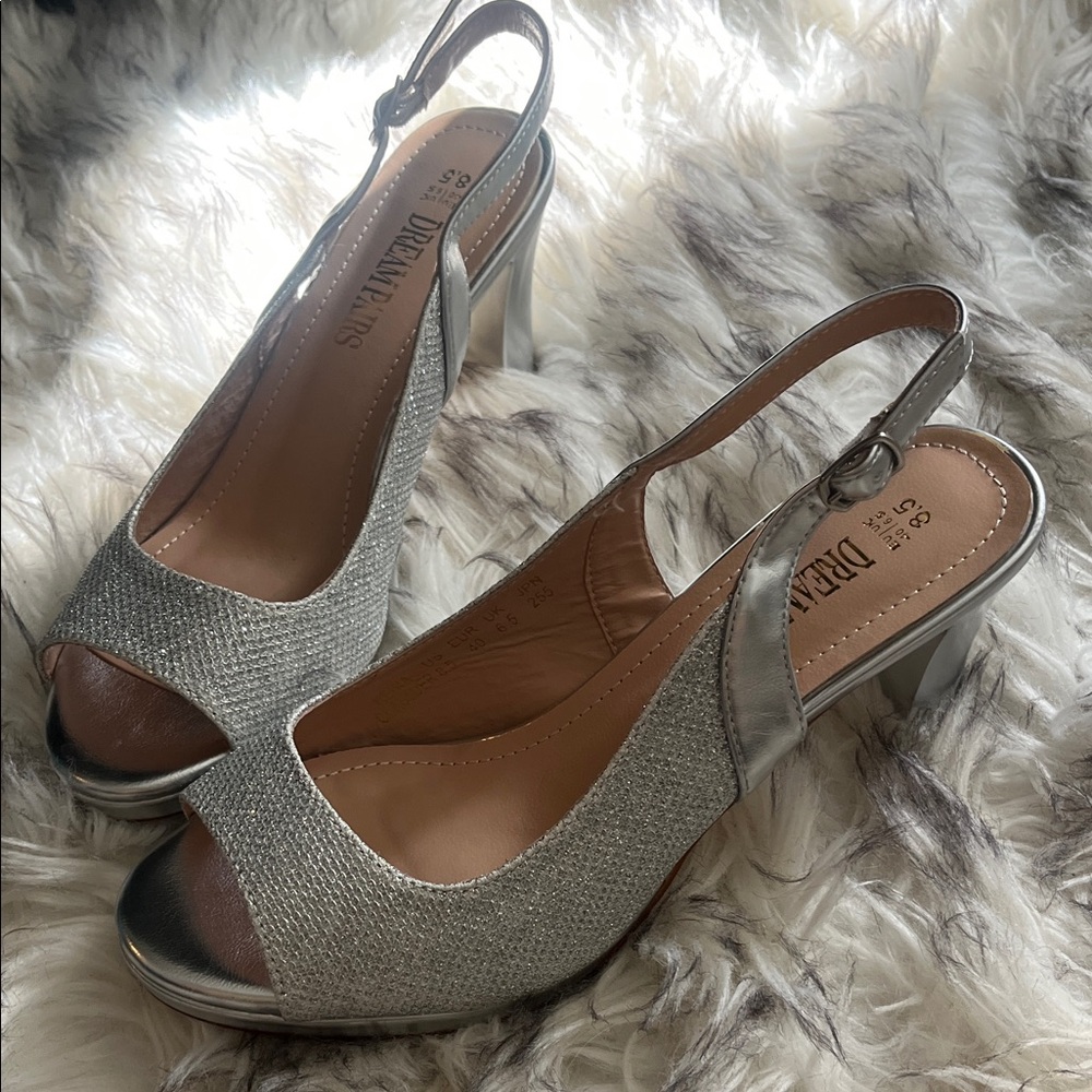 NWOT Dream Pairs Silver Glitter Slingback Heels